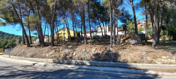 Terreno en calle del Segre, 10
