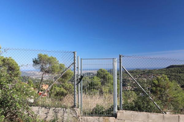 Terreno en calle de l'Alzina, 145