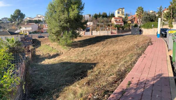 Terreno en calle Garbí, 19