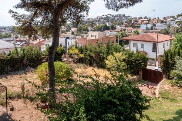 Terreno en avenida 303, 120