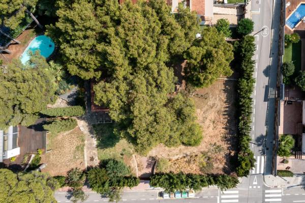 Terreno en avenida 303, 120