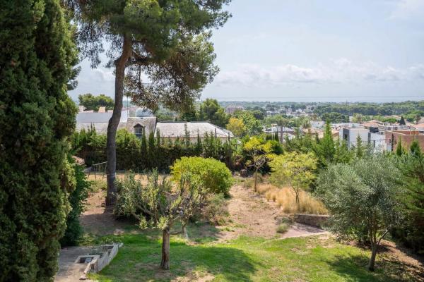 Terreno en avenida 303, 120