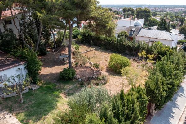 Terreno en avenida 303, 120