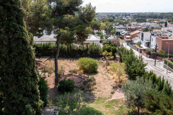 Terreno en avenida 303, 120