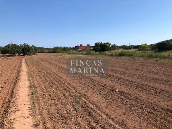 Terreno en via sense nom