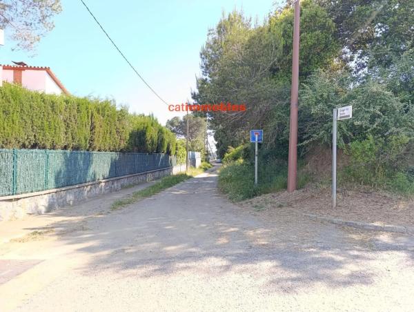 Terreno en calle Tossa