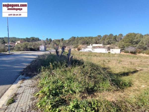 Terreno en calle de Francesc Macià, 15
