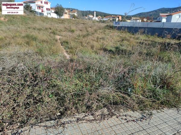 Terreno en calle de Francesc Macià, 15