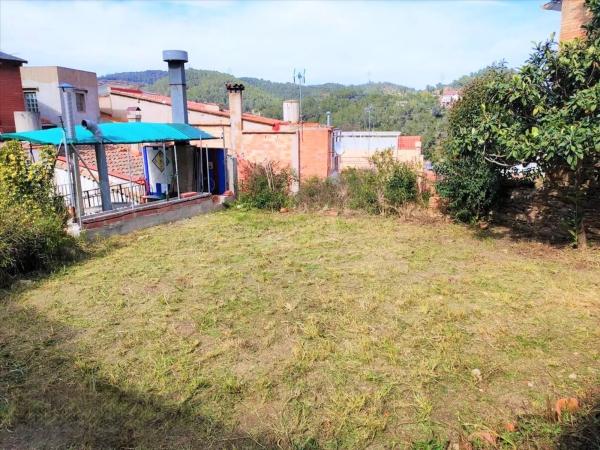 Terreno en calle Les Flors