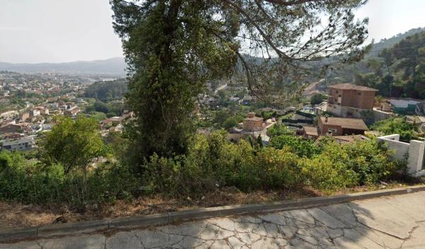 Terreno en calle Pins