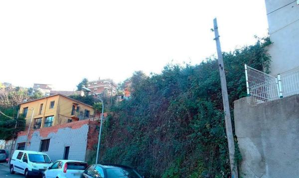 Terreno en calle Montbaig
