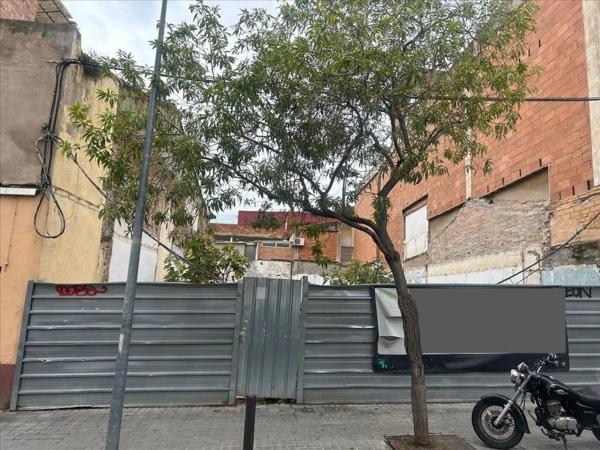 Terreno en calle de Marià Benlliure