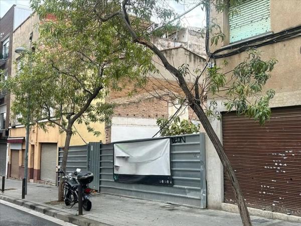 Terreno en calle de Marià Benlliure