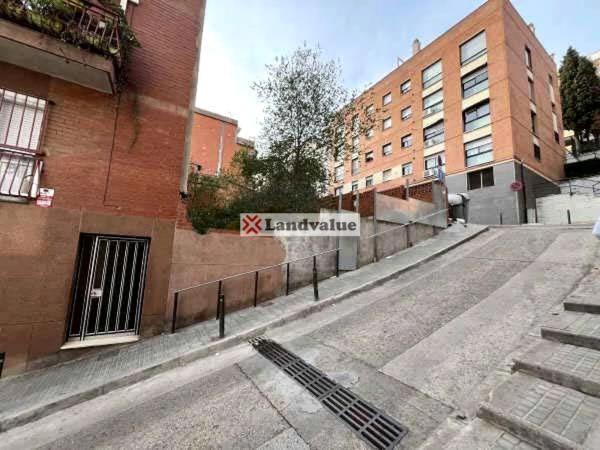 Terreno en calle de Milà, 28