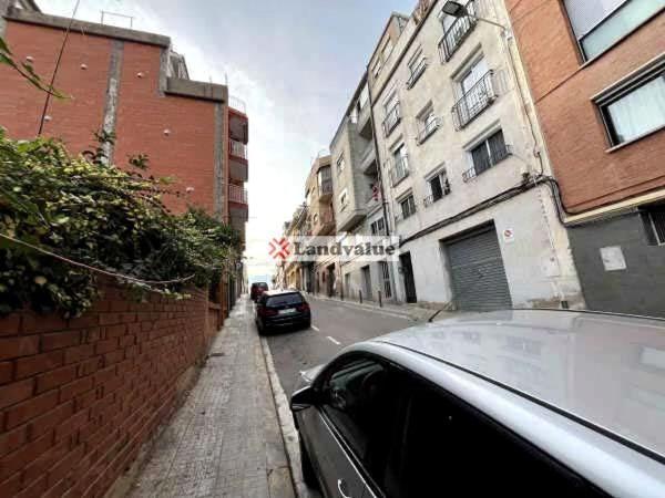 Terreno en calle de Milà, 28