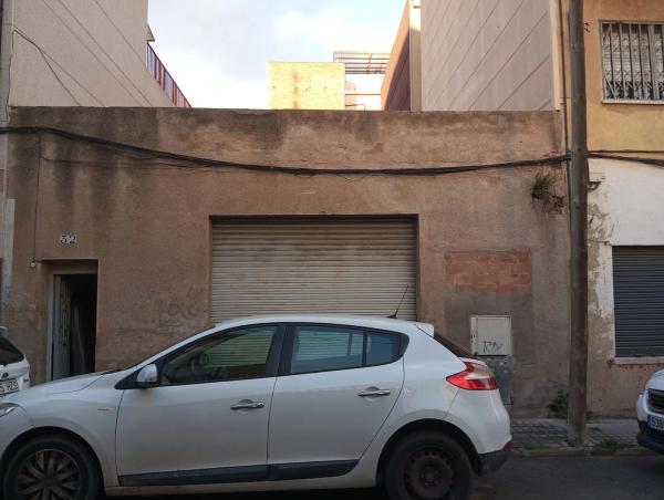 Terreno en calle de Carles I, 32