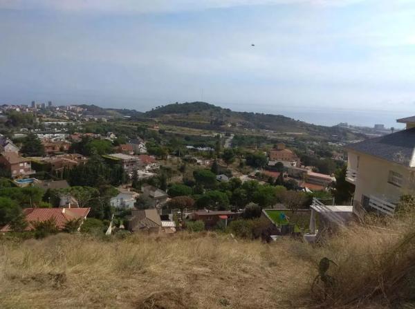 Terreno en calle de la Ginesta