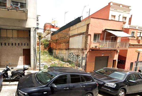 Terreno en calle de Calderón de la Barca