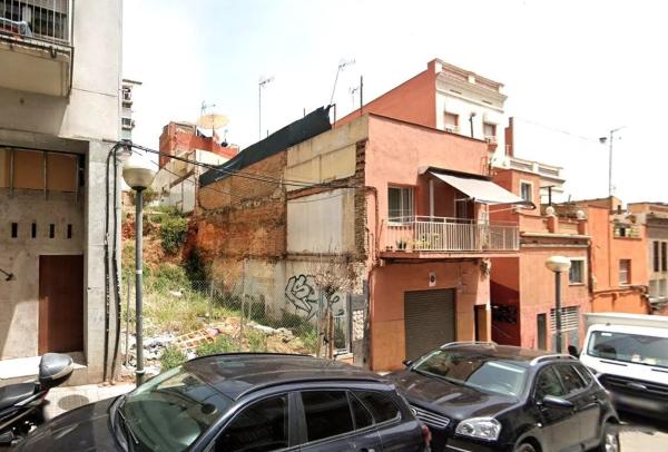 Terreno en calle de Calderón de la Barca