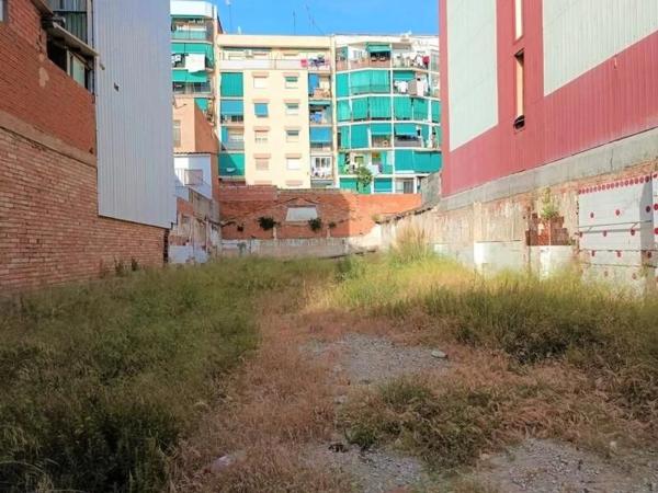 Terreno en calle de Pau Piferrer