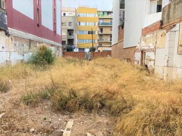 Terreno en calle de Pau Piferrer