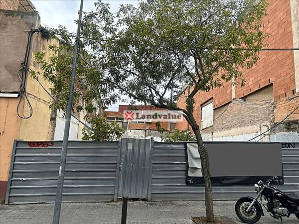 Terreno en calle de Marià Benlliure, 25
