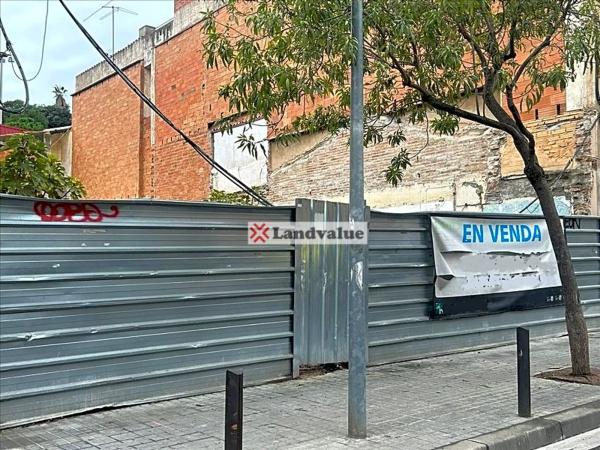 Terreno en calle de Marià Benlliure, 25