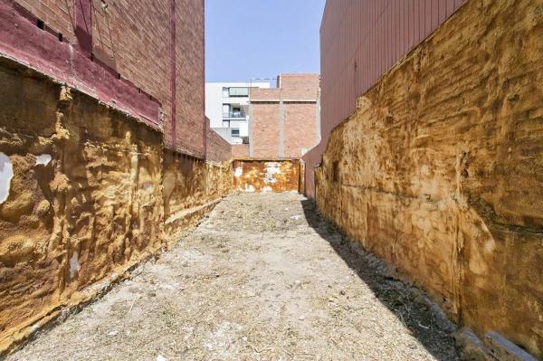Terreno en calle de Menéndez y Pelayo