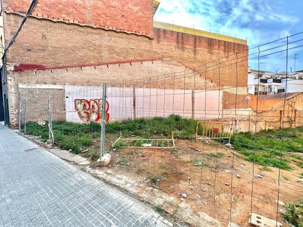 Terreno en calle de Sant Ramon