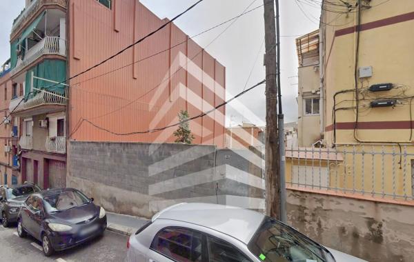 Terreno en calle de Florència