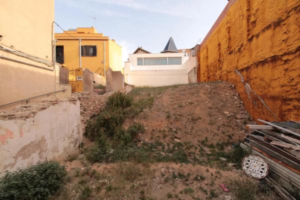 Terreno en calle de Rafael de Casanovas