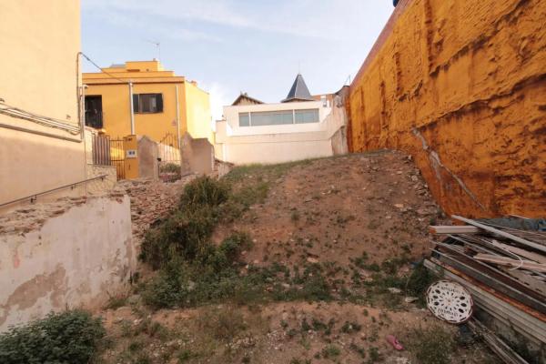 Terreno en calle de Rafael de Casanovas
