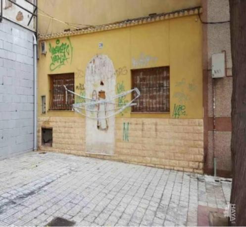 Terreno en calle de Milà