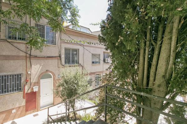 Terreno en calle de Milà