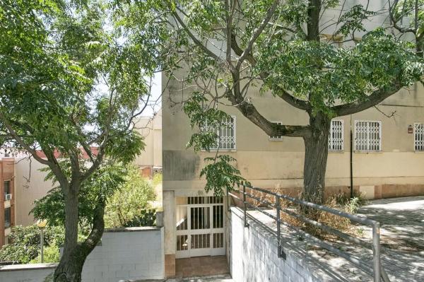 Terreno en calle de Milà