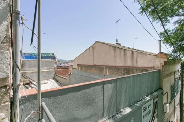 Terreno en calle de Milà