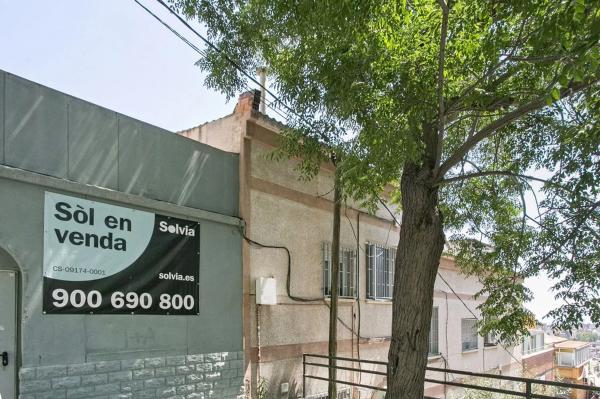 Terreno en calle de Milà