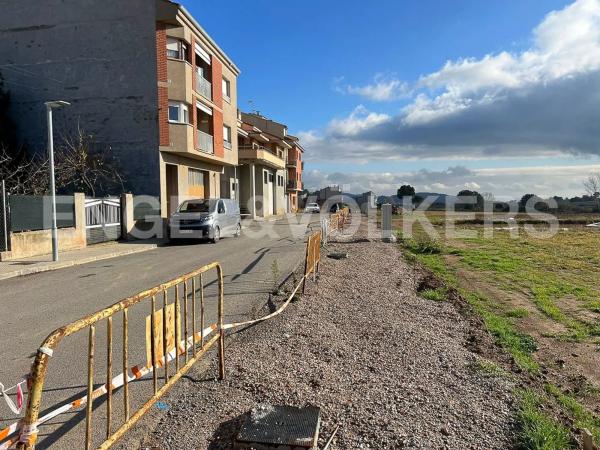 Terreno en calle Anselm Clavé