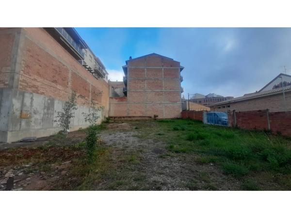Terreno en calle d'Anselm Clavé