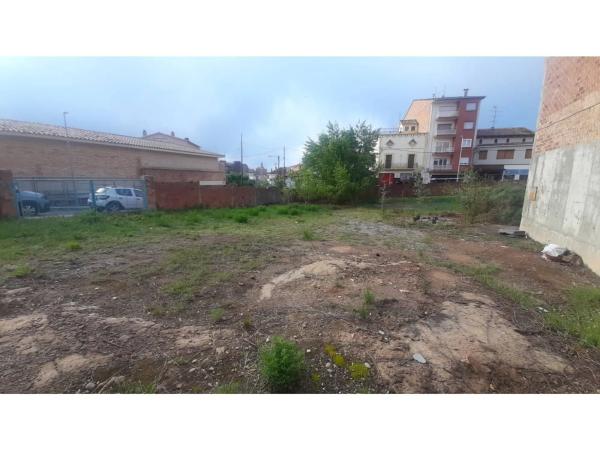 Terreno en calle d'Anselm Clavé
