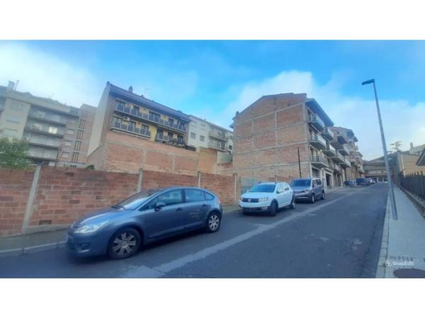 Terreno en calle d'Anselm Clavé