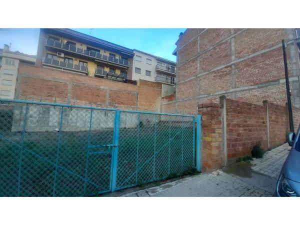 Terreno en calle d'Anselm Clavé