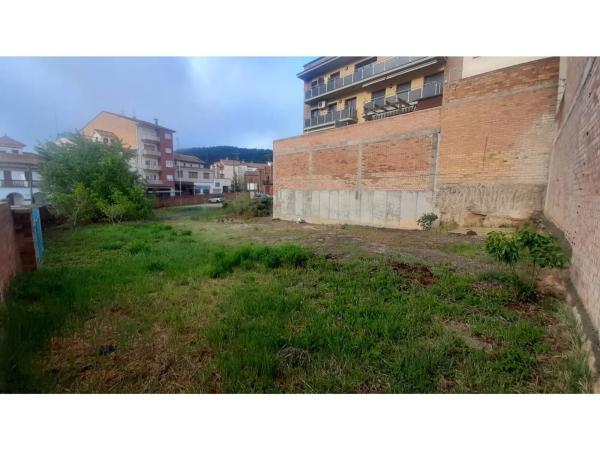 Terreno en calle d'Anselm Clavé