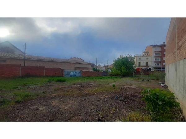 Terreno en calle d'Anselm Clavé