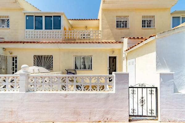 Chalet adosado en avenida de Huelva