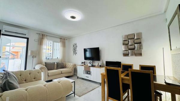 Chalet en Los Montesinos