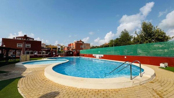 Chalet en Los Montesinos