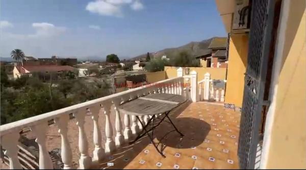 Casa independiente en calle de la Carretera