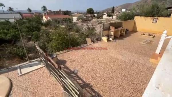 Casa independiente en calle de la Carretera