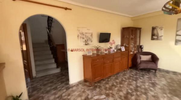 Casa independiente en calle de la Carretera